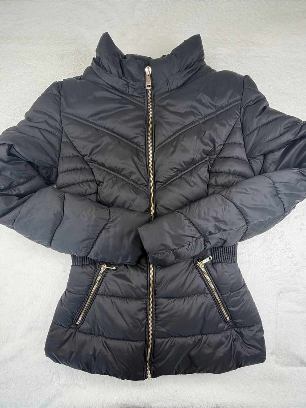 Women's Black Quilted Puffer Jacket with Funnel Neck and Zip Pockets